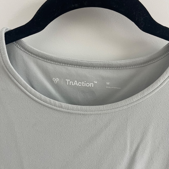 Aritzia TnAction TNABUTTER™ BOUND long sleeve top - Picture 4 of 4